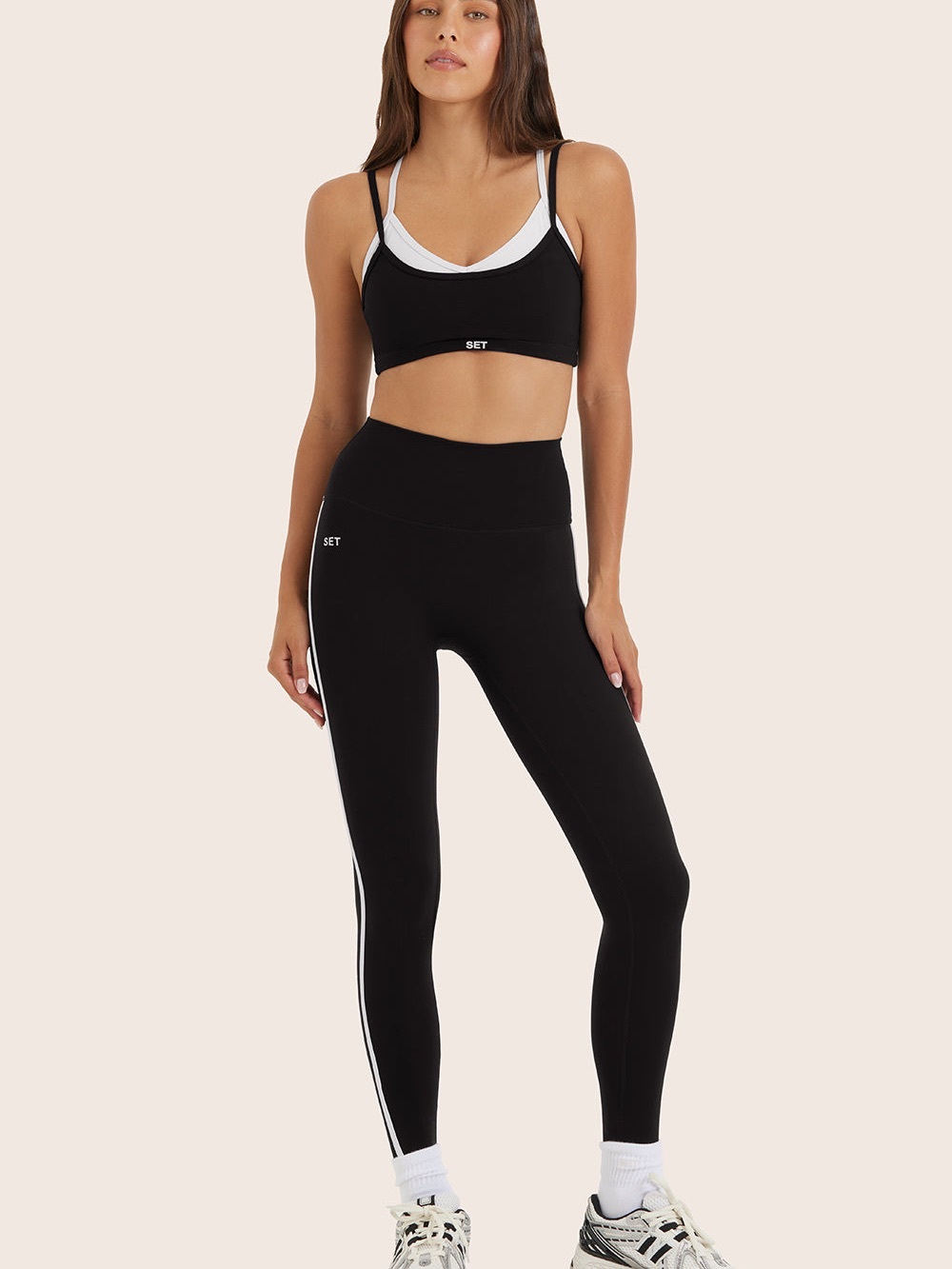 SET Active Sportbody Leggings and Bra Size M in Black Onyx